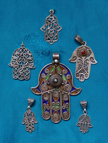 Silberne Fatimahände aus Marokko