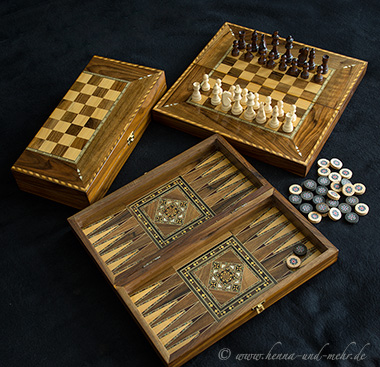 Marketerie-Kassette für Dame, Schach und Backgammon, » ZAUBERTISCH «
